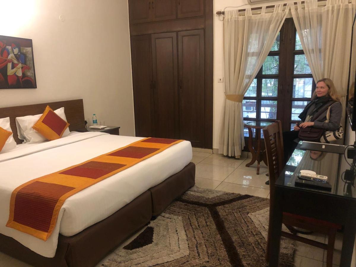 The Neem Bed & Breakfast นิวเดลี ภายนอก รูปภาพ