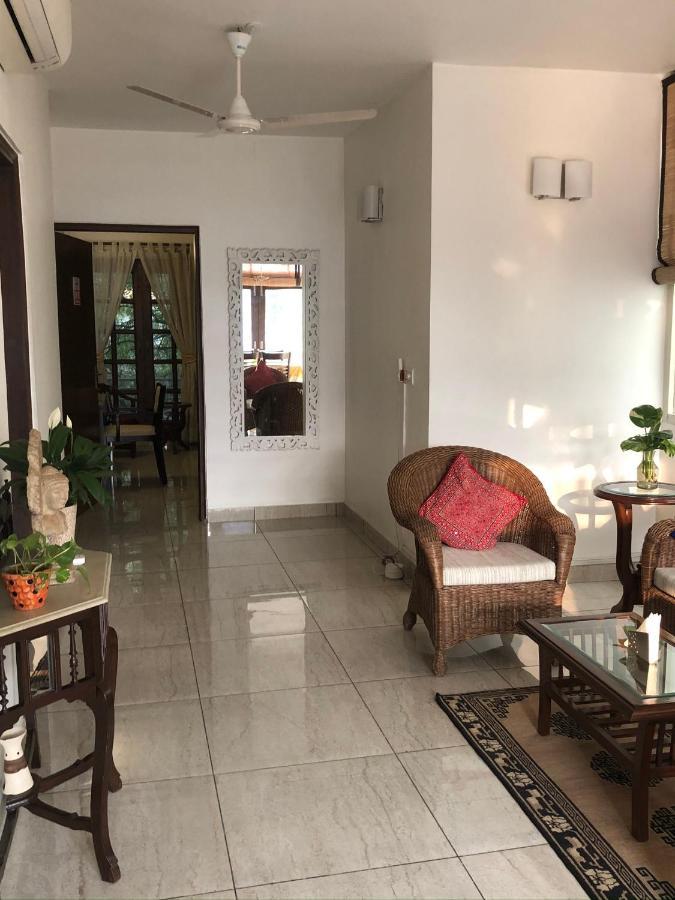 The Neem Bed & Breakfast นิวเดลี ภายนอก รูปภาพ