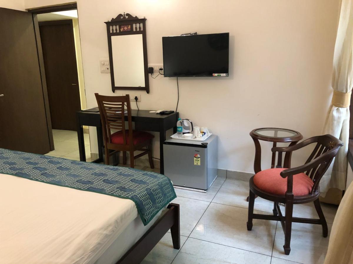 The Neem Bed & Breakfast นิวเดลี ภายนอก รูปภาพ